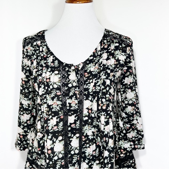 Anthropologie Eyelet Embroidered Pintuck Pleated Black Floral Peasant Top Size 0 - Picture 8 of 13